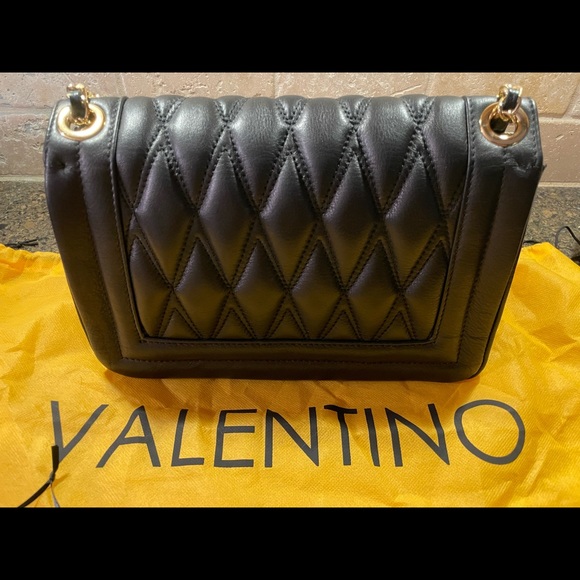 Authentic Valentino Alice Quilted Leather Shoulder Bag. Like new.Only used once. - Picture 4 of 15